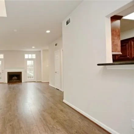 Image 4 - 4053 Childress Street, Houston, TX 77005, USA - Townhouse for rent