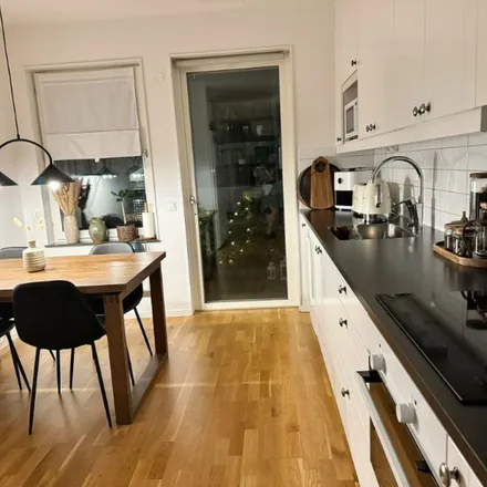 Rent this 3 bed apartment on Karlslundsvägen in 177 44 Järfälla kommun, Sweden