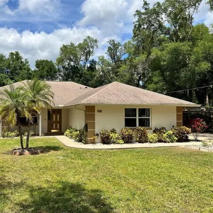 Rent this 3 bed house on 955 Thelma Avenue in Orange City, Volusia County