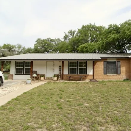 Image 2 - 558 Hickory Highway, Devine, TX 78016, USA - House for sale