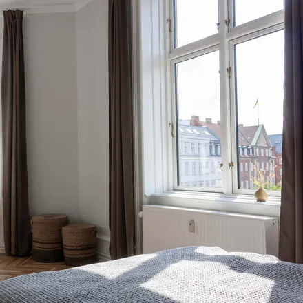 Rent this 6 bed room on City Hall Square in H.C. Andersens Boulevard, 1550 København V