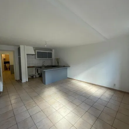 Image 8 - 2 Rue Sadi Carnot, 83170 Tourves, France - Apartment for rent