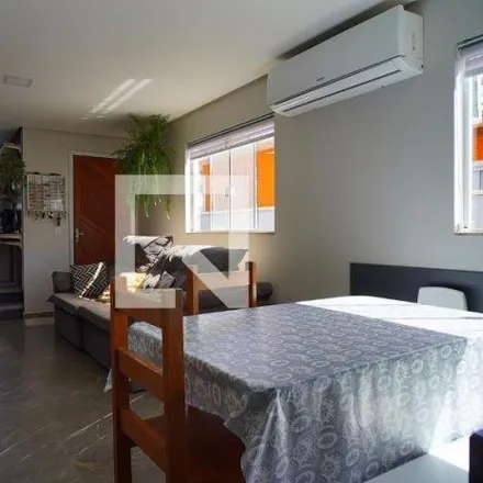Rent this 2 bed house on Rua Ventos do Moçambique in São João do Rio Vermelho, Florianópolis - SC