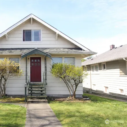 Rent this 8 bed house on 5309 7th Ave NE