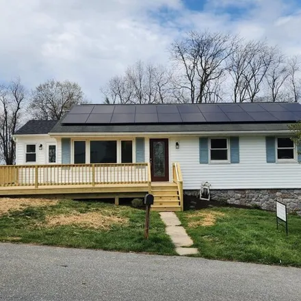 Buy this 4 bed house on 989 Hampden Road in Elizabethtown Borough, PA 17022