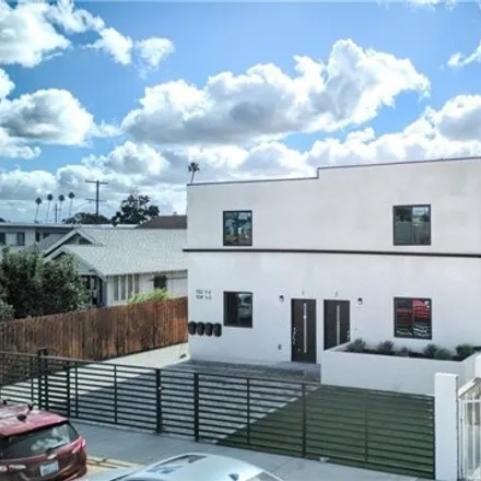 Image 2 - 954 West 66th Street, Los Angeles, CA 90044, USA - House for sale