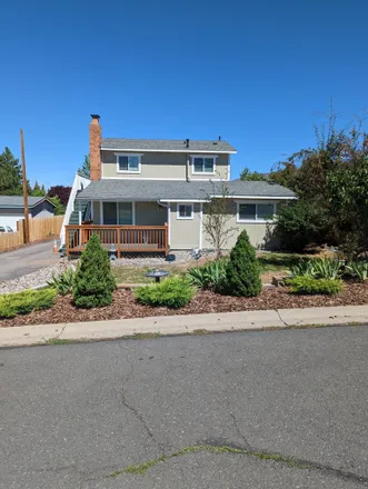 Buy this 3 bed house on 511 Pelican Street in Klamath Falls, OR 97601