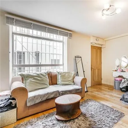 Image 2 - Westmoreland Terrace, London, SW1V 3HL, United Kingdom - Loft for rent