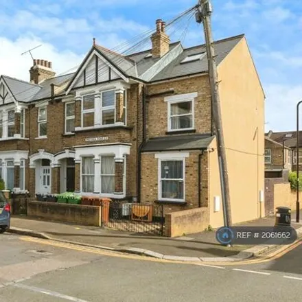 Rent this 3 bed room on Albert Road in London, E10 6PE