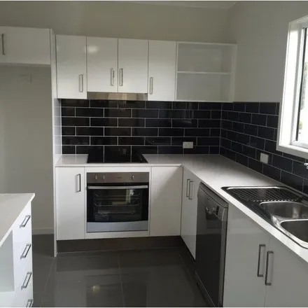 Rent this 3 bed townhouse on 45 Lamont Road in Wilston QLD 4051, Australia