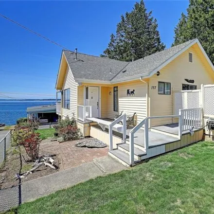Buy this 2 bed house on 901 1st Street in Island County, WA 98292