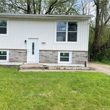 Buy this 4 bed house on 1538 Woodlawn Avenue in Erie, PA 16510