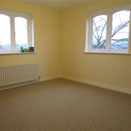 Image 3 - London Road, Redhill, RH1 2HD, United Kingdom - Apartment for rent