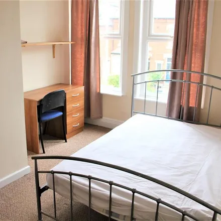 Rent this 1 bed townhouse on 120-168 Ash Road in Leeds, LS6 3EZ