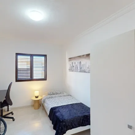 Rent this 1 bed room on Calle San José Artesano in 35013 Las Palmas de Gran Canaria, Spain
