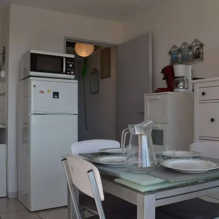 Image 6 - 66750 Saint-Cyprien, France - Apartment for rent
