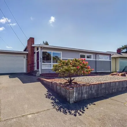 Buy this 3 bed house on 2444 15th Street in Eureka, CA 95501