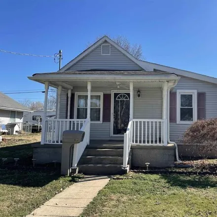 Buy this 2 bed house on 919 East Parham Street in Marion, IL 62959