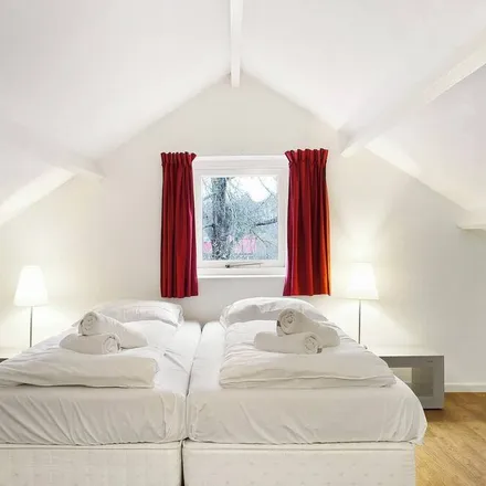 Rent this 6 bed house on Hunebed D3 Midlaren in Schutsweg, 9475 PL Midlaren