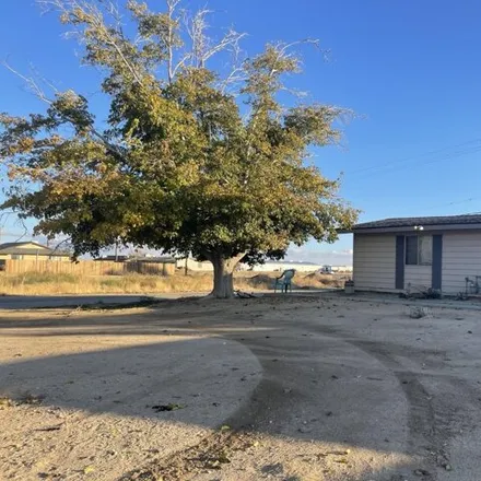 Image 3 - 7472 Xavier Avenue, California City, CA 93505, USA - House for sale