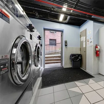 Image 4 - 105-02 67th Drive, New York, NY 11375, USA - Apartment for sale