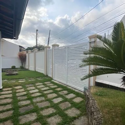 Buy this 3 bed house on Avenida Ewerton da Costa Xavier in Várzea das Moças, Niterói - RJ