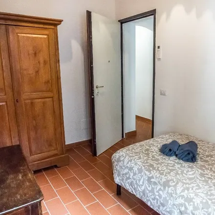 Rent this 3 bed room on Via di Barbano in 11, 50129 Florence FI