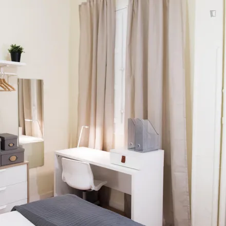 Rent this 5 bed room on Madrid in Avenida de la Reina Victoria, 18