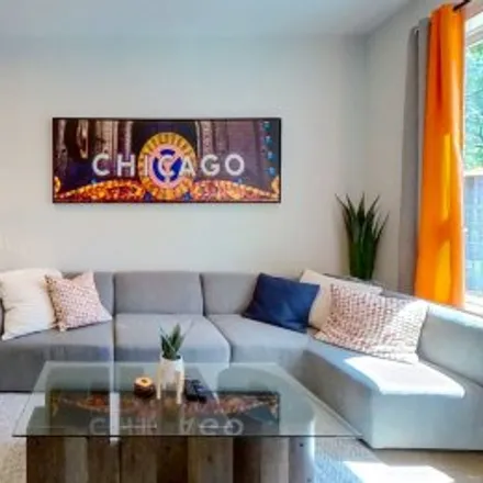 Buy this 4 bed apartment on 1622 West Pierce Avenue in West Side, Chicago