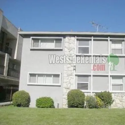 Rent this 1 bed apartment on 423 West Glenoaks