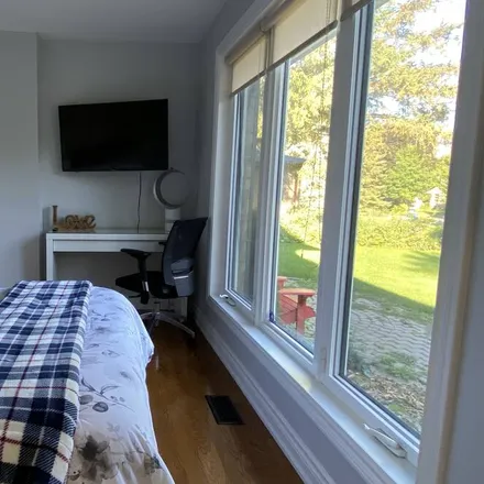 Rent this 5 bed house on Sharon in ON L0G 1V0, Canada