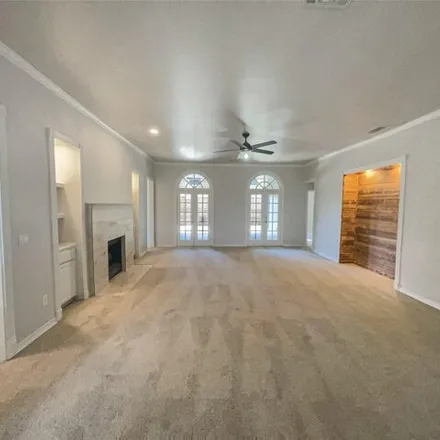 Image 3 - 2807 Harpers Ferry Lane, Centerville, Garland, TX 75043, USA - House for sale