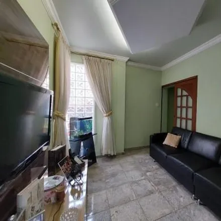 Buy this 8 bed house on Rua Sabinópolis in Carlos Prates, Belo Horizonte - MG