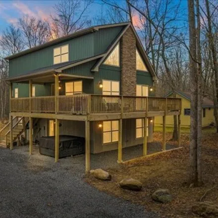 Buy this 5 bed house on 54 Kipling Ln in Albrightsville, Pennsylvania
