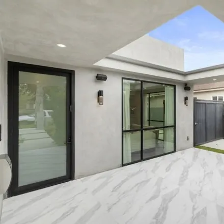 Image 5 - 1820 South Sherbourne Drive, Los Angeles, CA 90035, USA - House for sale