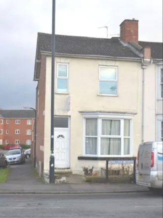 Rent this 6 bed townhouse on Priory Street in Royal Leamington Spa, CV31 3DR