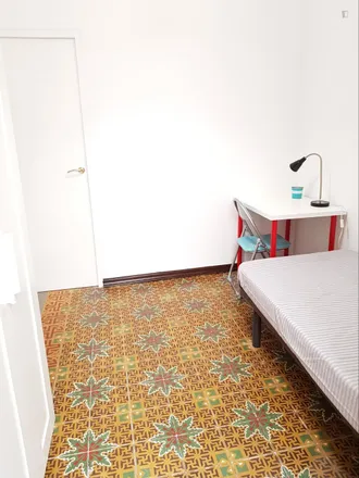 Rent this 3 bed room on Gran Via de les Corts Catalanes in 669A, 08010 Barcelona