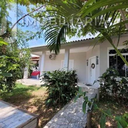 Buy this 4 bed house on Rua Osvaldo Rogério Braga in Ingleses do Rio Vermelho, Florianópolis - SC
