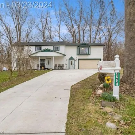 Image 3 - 25949 Beverly Road, Taylor, MI 48180, USA - House for sale