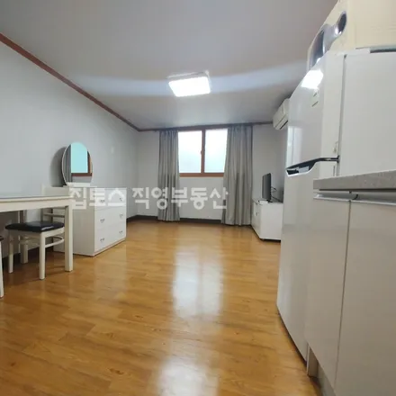 Rent this 2 bed apartment on 서울특별시 강남구 역삼동 740-16
