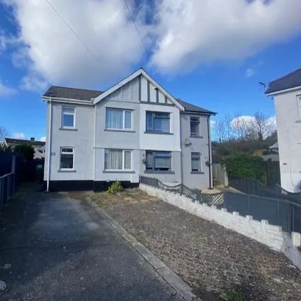 Rent this 3 bed duplex on Cornelly Street in Cardiff, CF14 2HR