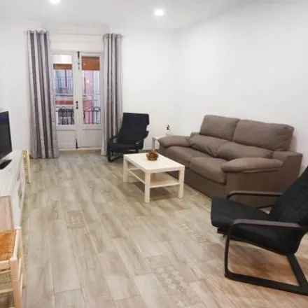Rent this 6 bed apartment on Cerveceria Layton in Carrer d'Alberola Romero / Calle Alberola Romero, 03001 Alicante