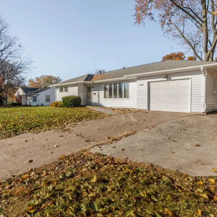 Buy this 3 bed house on 3915 Veralta Drive in Cedar Falls, IA 50613