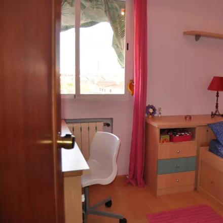 Rent this 3 bed room on Calle Alférez Juan Usera in 28019 Madrid, Spain