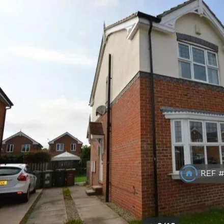 Rent this 3 bed duplex on Ascot Gardens in Thorpe-on-the-Hill, LS10 4UQ