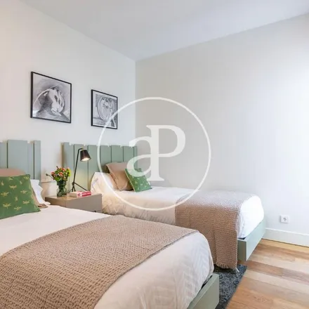 Rent this 3 bed apartment on Calle de Alcalá in 84, 28009 Madrid