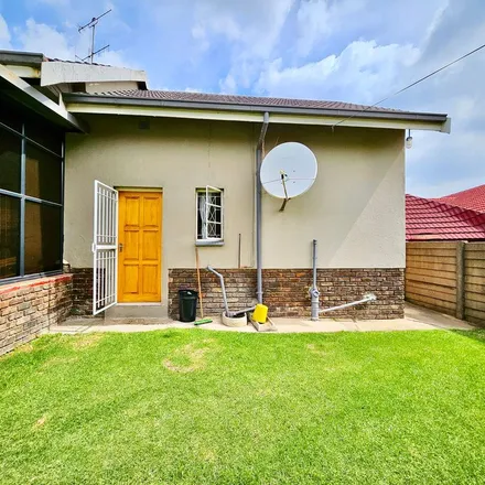 Rent this 1 bed apartment on Nonna Street in Birchleigh North, Gauteng
