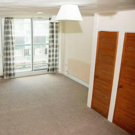 Image 7 - 38-70 Middle Hay View, Sheffield, S14 1QN, United Kingdom - Room for rent