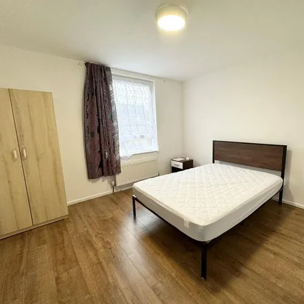 Image 1 - College Park Close, London, SE13 5EZ, United Kingdom - Room for rent