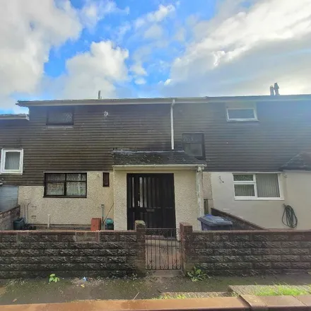 Rent this 3 bed townhouse on Saron Place in Ebbw Vale, NP23 6BQ